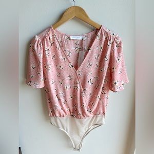 NWT - Floral Polyester Bodysuit - Flutter Sleeve - SZ Med